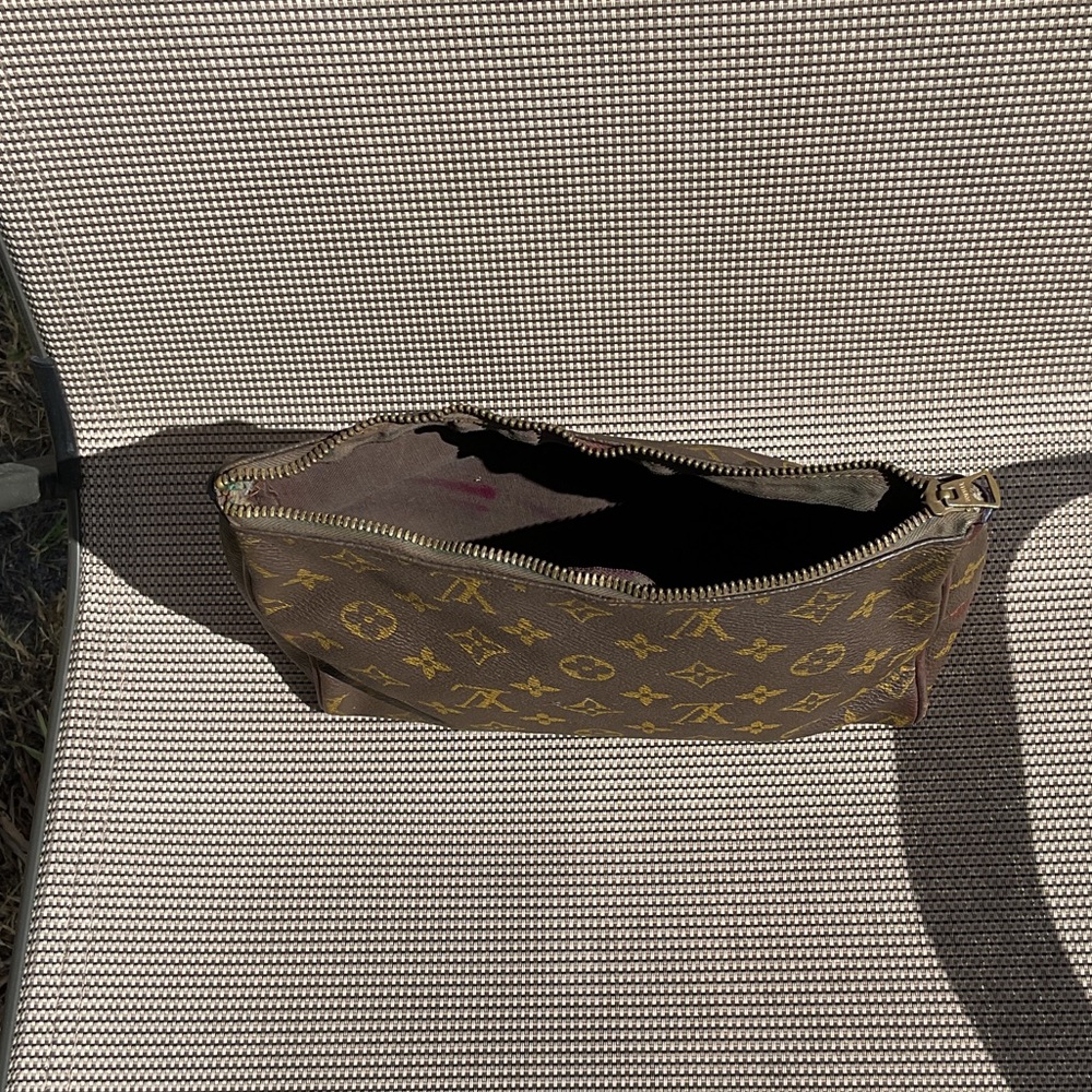 Louis Vuitton Classic Monogram Toiletry Bag - Picture 3 of 3